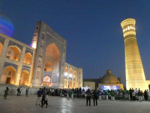 mir-arab-madrasah-kalon-minaret-